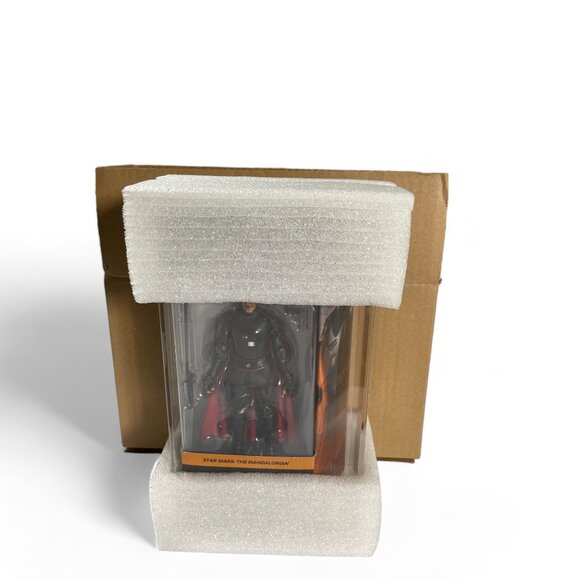 Hasbro Star Wars The Black Series - Moff Gideon (NEW) - Picture 2 of 8